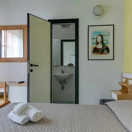 Merope Only And Free Coffee Szálloda 3*